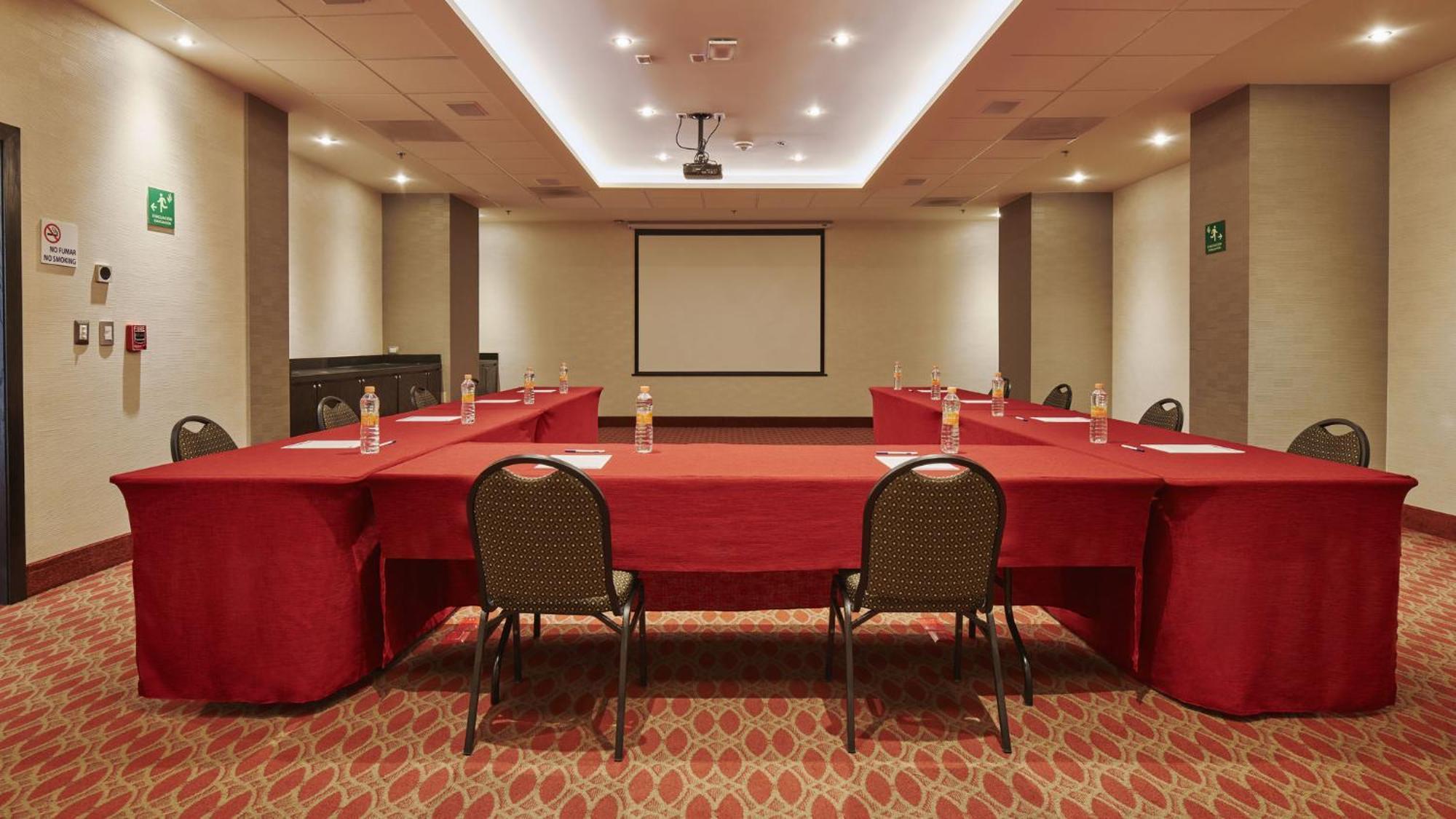 Holiday Inn Express & Suites Chihuahua Juventud By Ihg Esterno foto