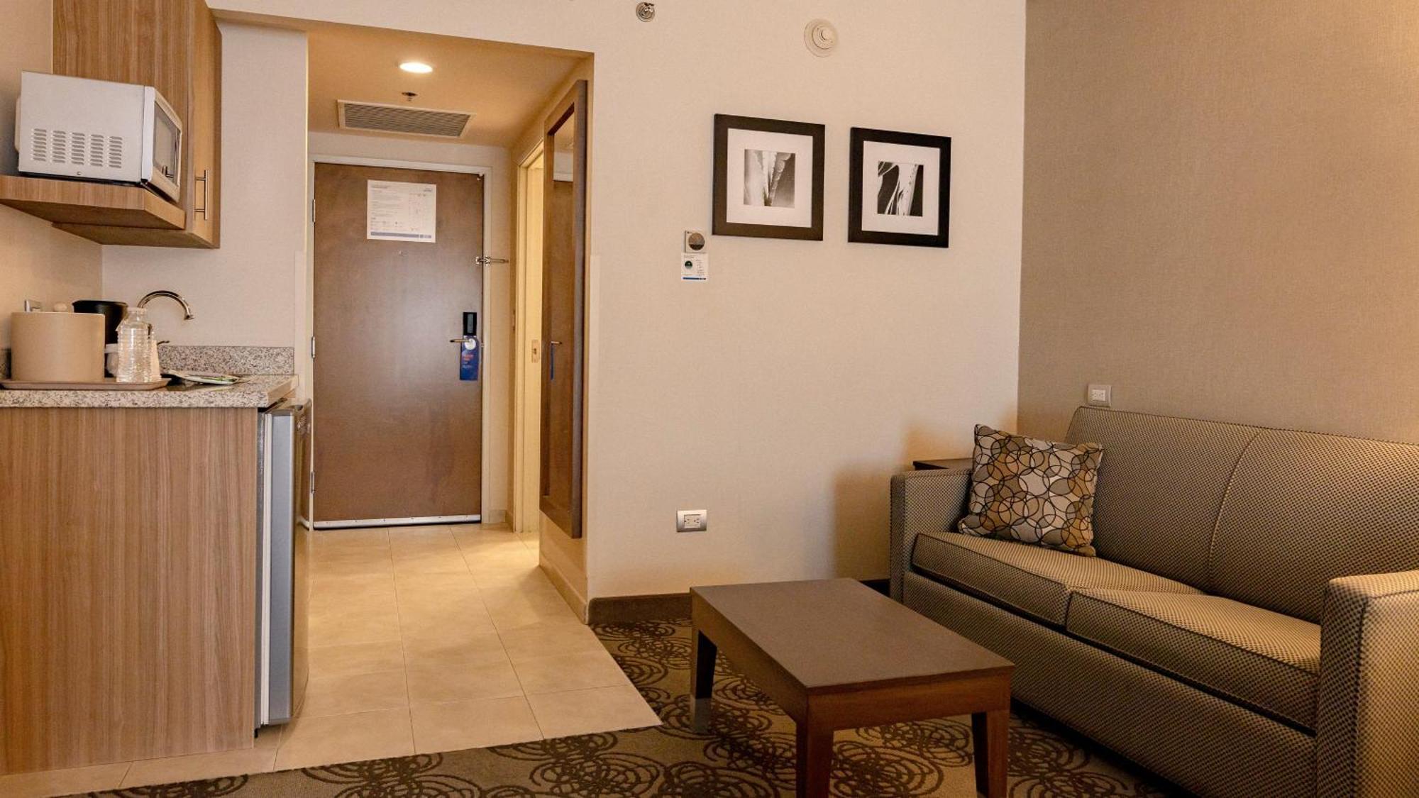 Holiday Inn Express & Suites Chihuahua Juventud By Ihg Esterno foto