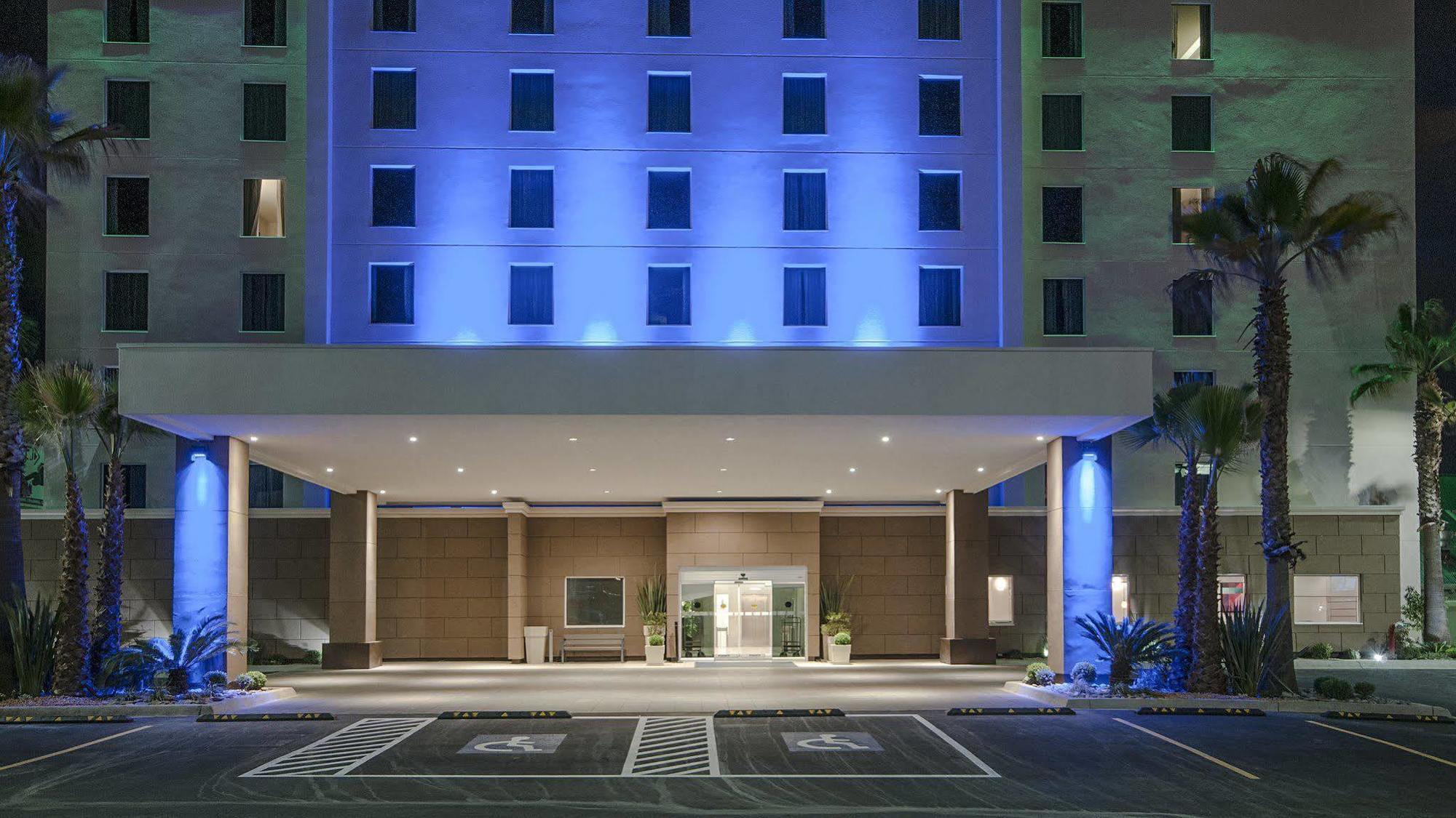 Holiday Inn Express & Suites Chihuahua Juventud By Ihg Esterno foto