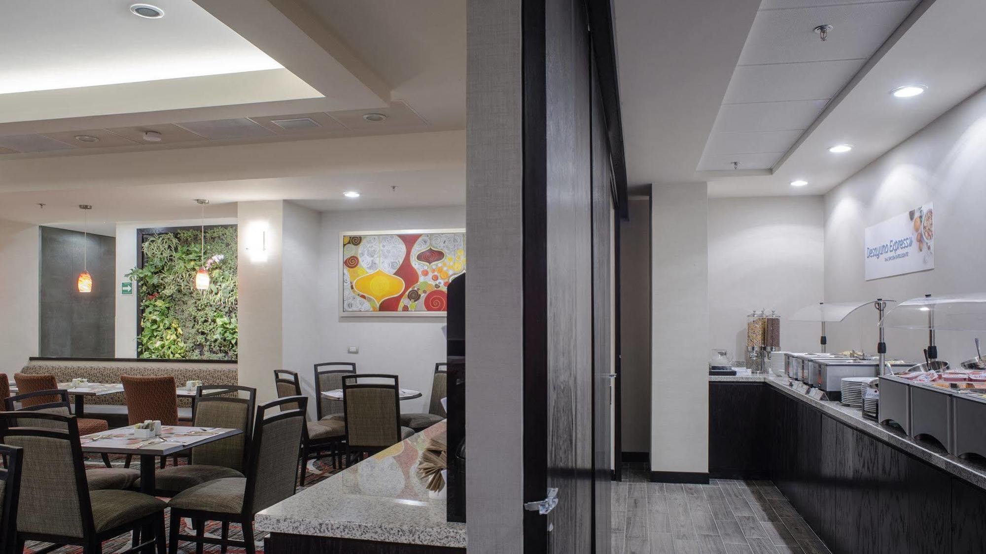 Holiday Inn Express & Suites Chihuahua Juventud By Ihg Esterno foto