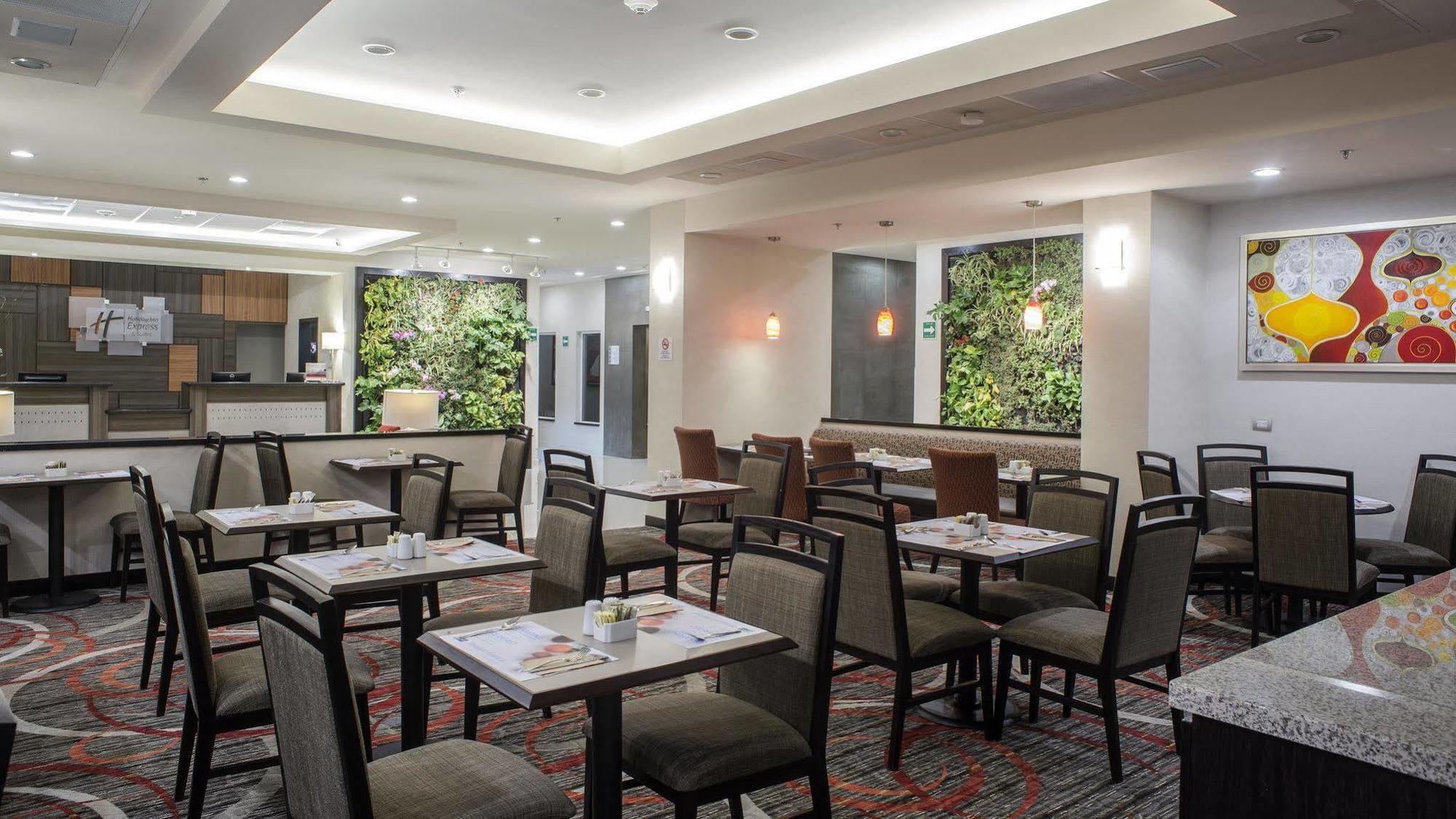 Holiday Inn Express & Suites Chihuahua Juventud By Ihg Esterno foto